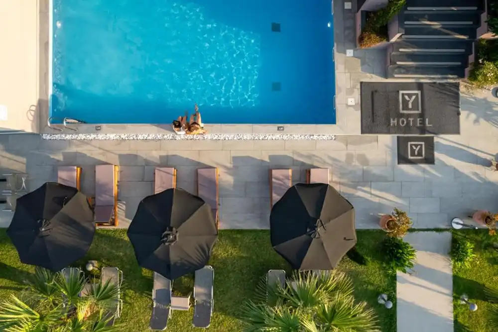 Yakinthos Hotel